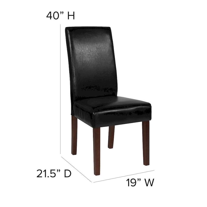 Sillón tapizado tipo Parsons con detalle de panel lateral