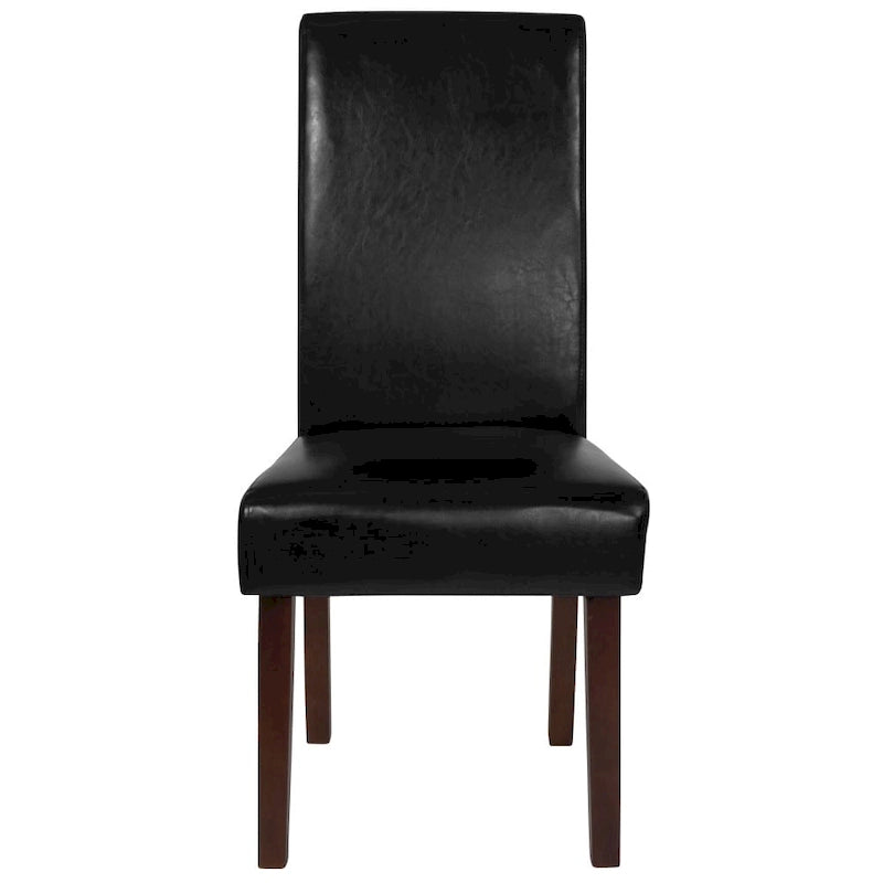 Sillón tapizado tipo Parsons con detalle de panel lateral