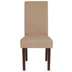 Sillón tapizado tipo Parsons con detalle de panel lateral