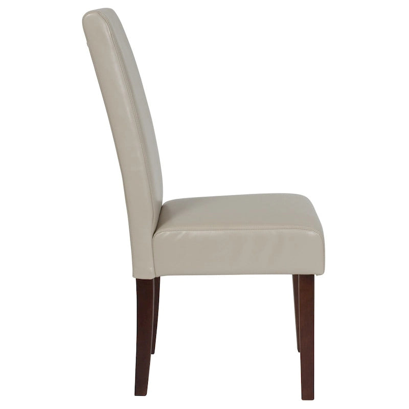 Sillón tapizado tipo Parsons con detalle de panel lateral